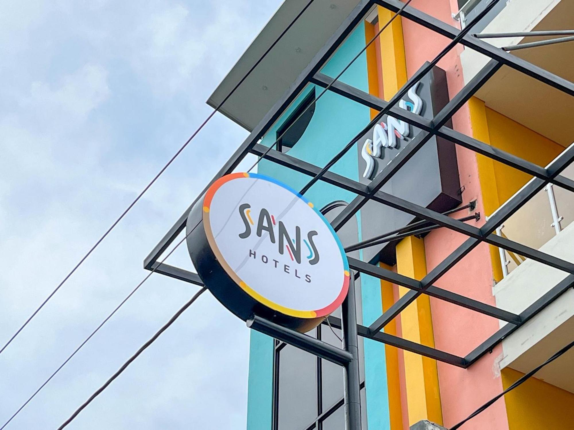 Sans Hotel Premiere Majapahit 세마랑 외부 사진
