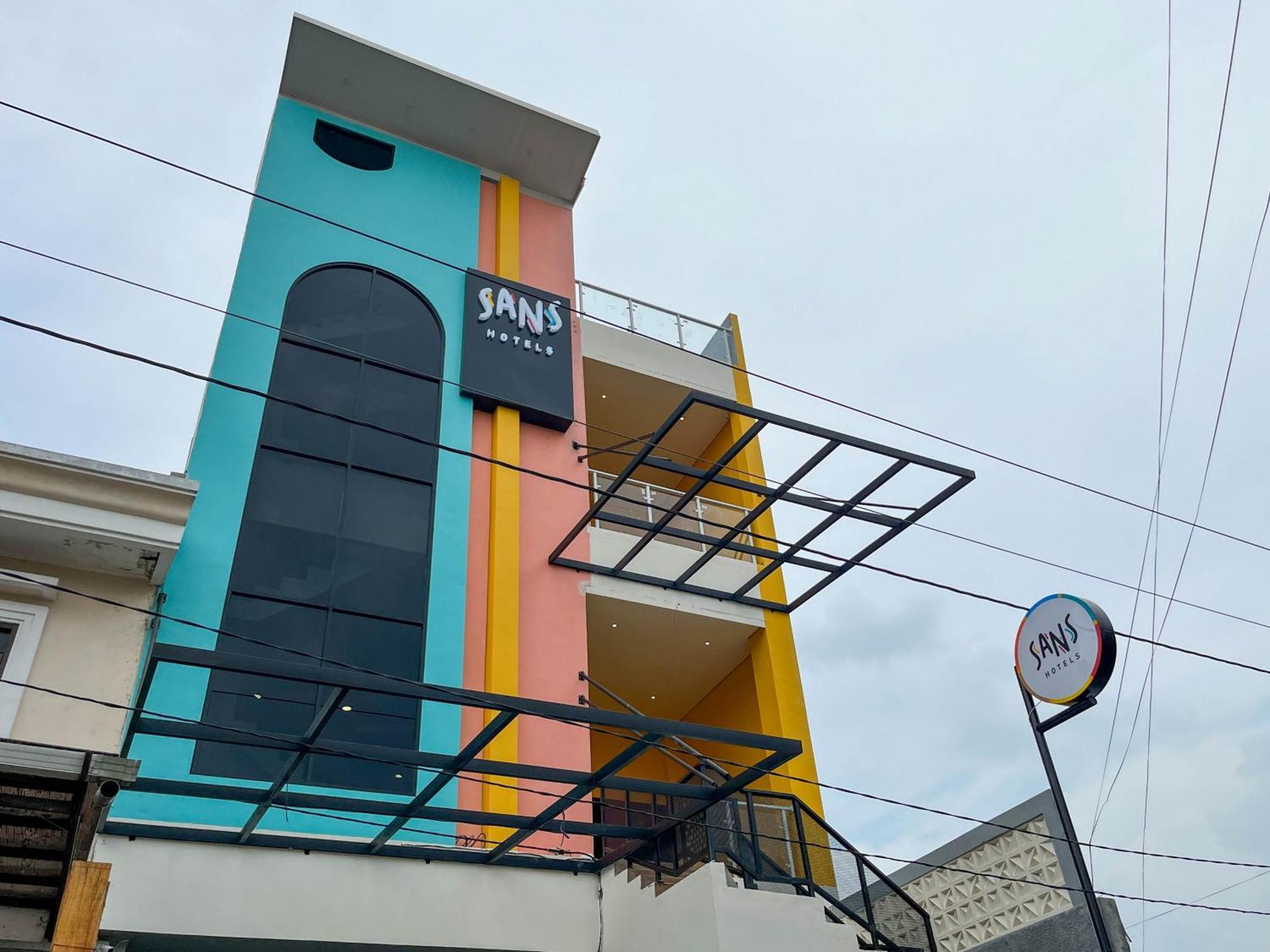 Sans Hotel Premiere Majapahit 세마랑 외부 사진