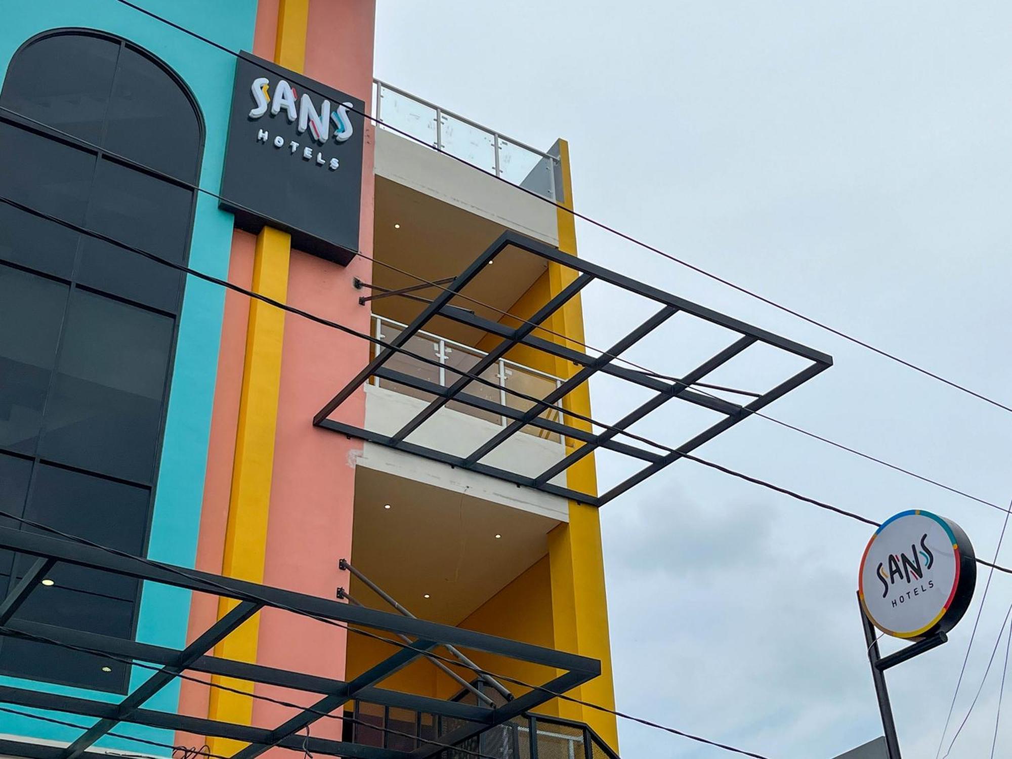 Sans Hotel Premiere Majapahit 세마랑 외부 사진