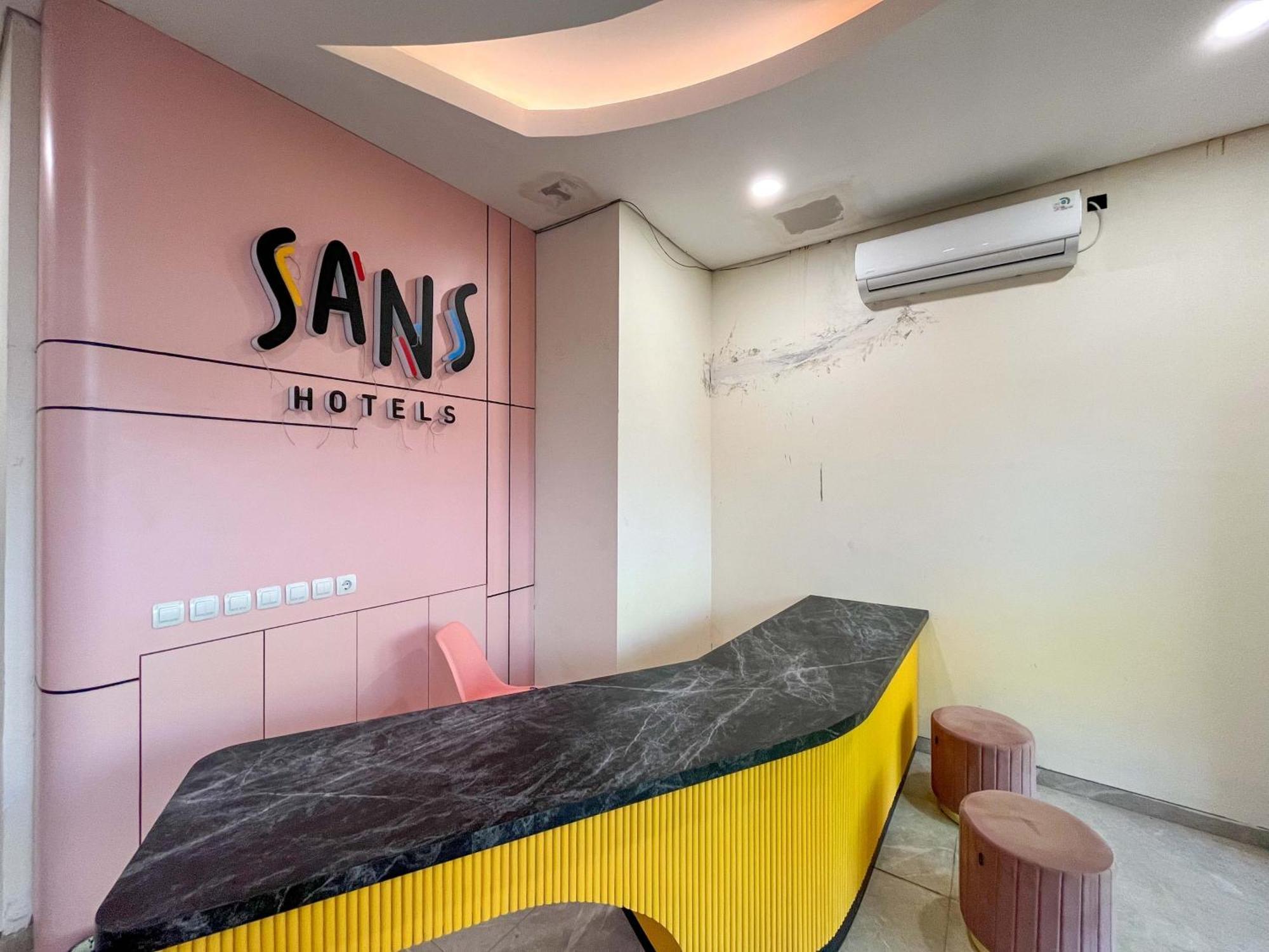 Sans Hotel Premiere Majapahit 세마랑 외부 사진